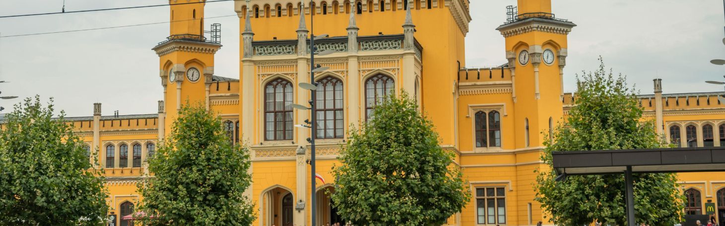 Який найбільший залізничний вокзал у Польщі? Залізничний вокзал Вроцлав-Глуни